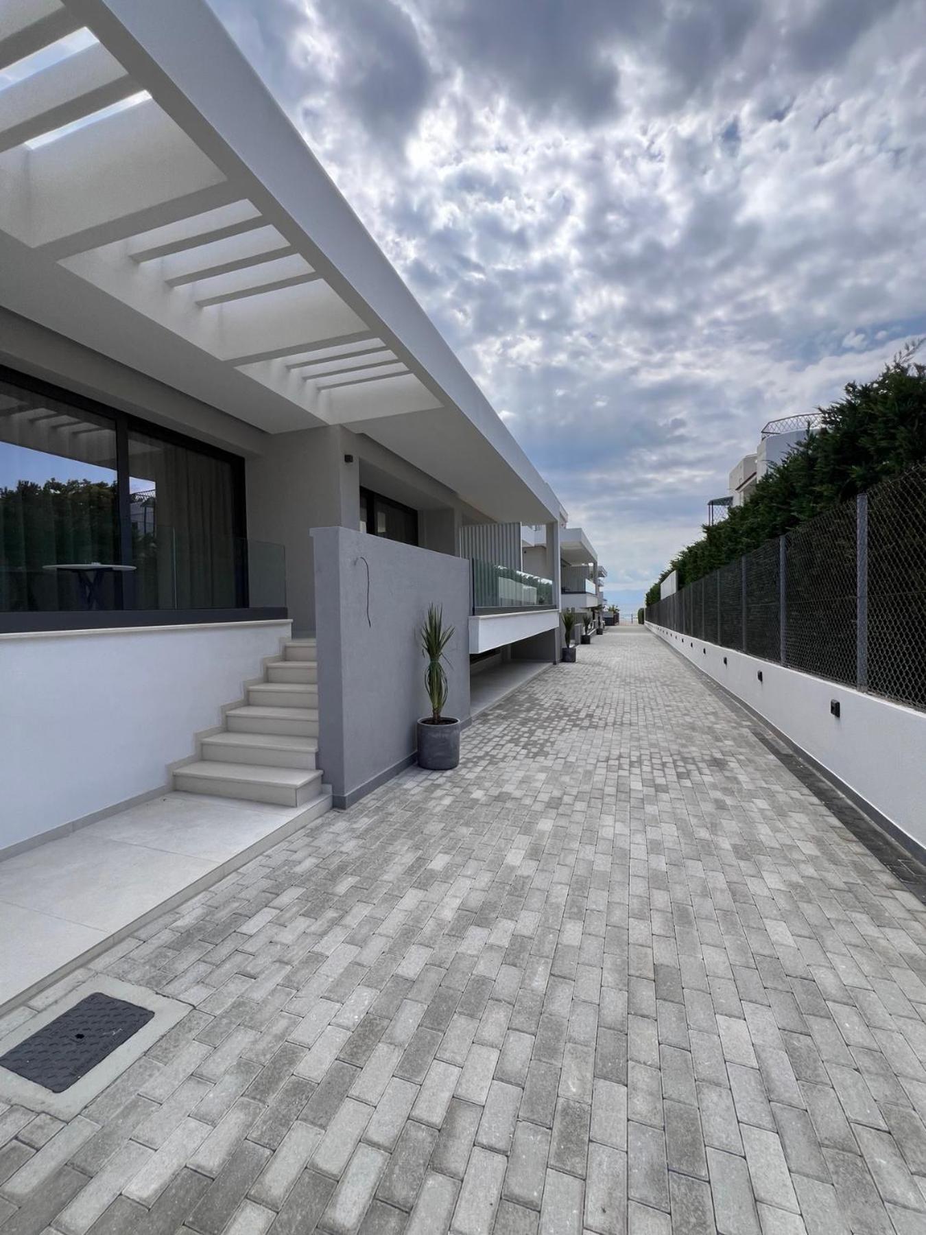 Sealuxe Living Aparthotel Nea Iraklitsa Exterior photo