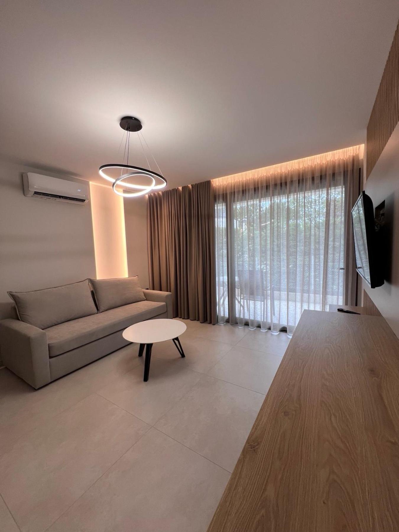 Sealuxe Living Aparthotel Nea Iraklitsa Exterior photo