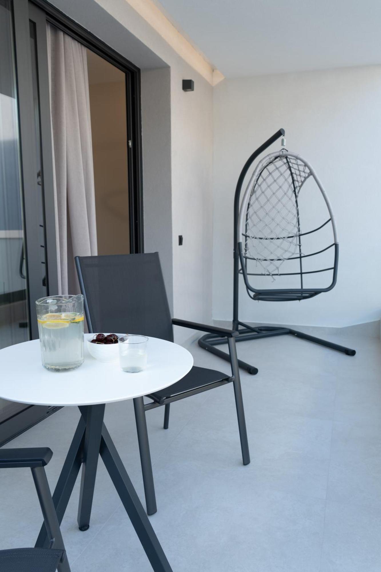 Sealuxe Living Aparthotel Nea Iraklitsa Exterior photo