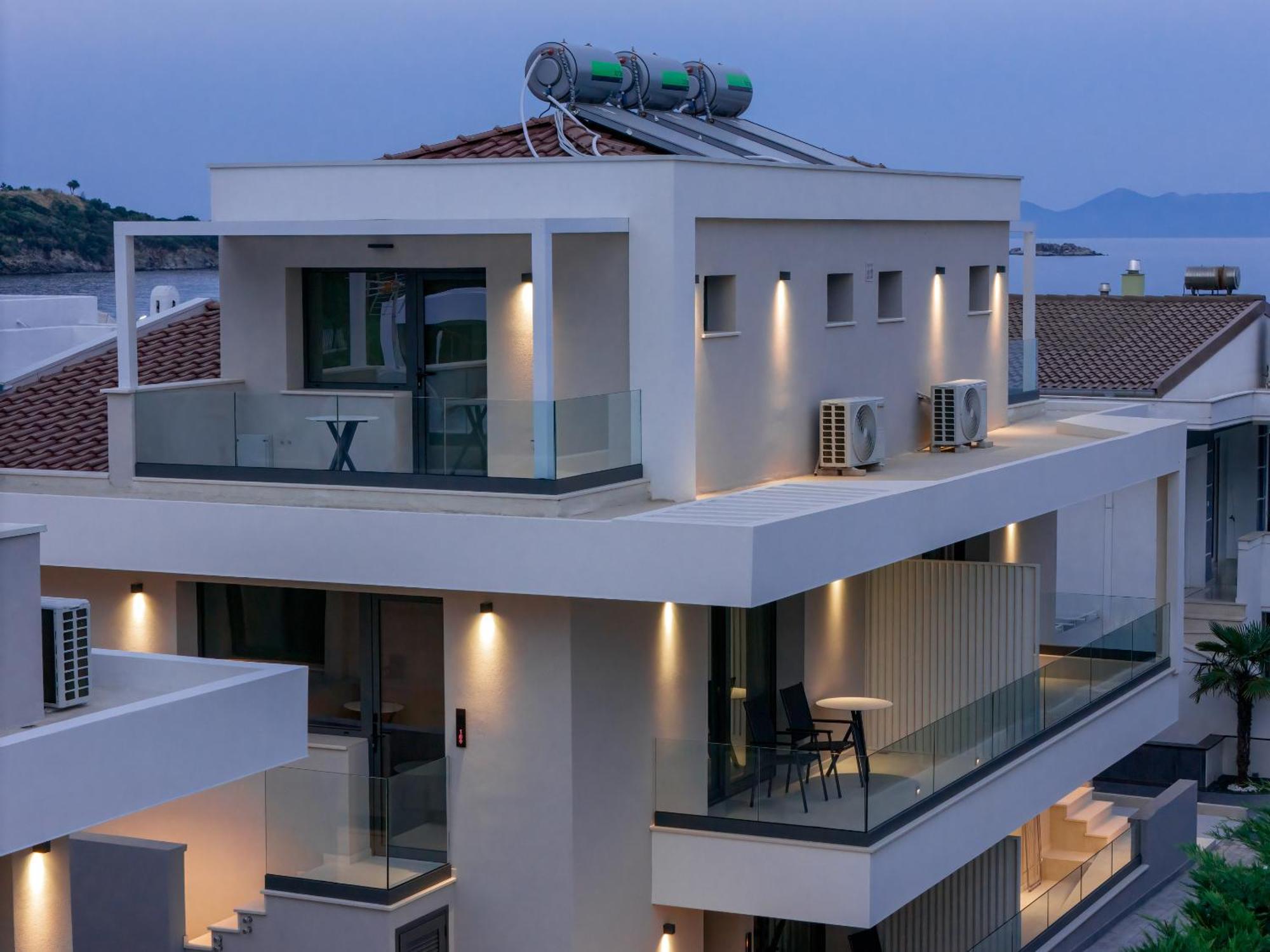 Sealuxe Living Aparthotel Nea Iraklitsa Exterior photo