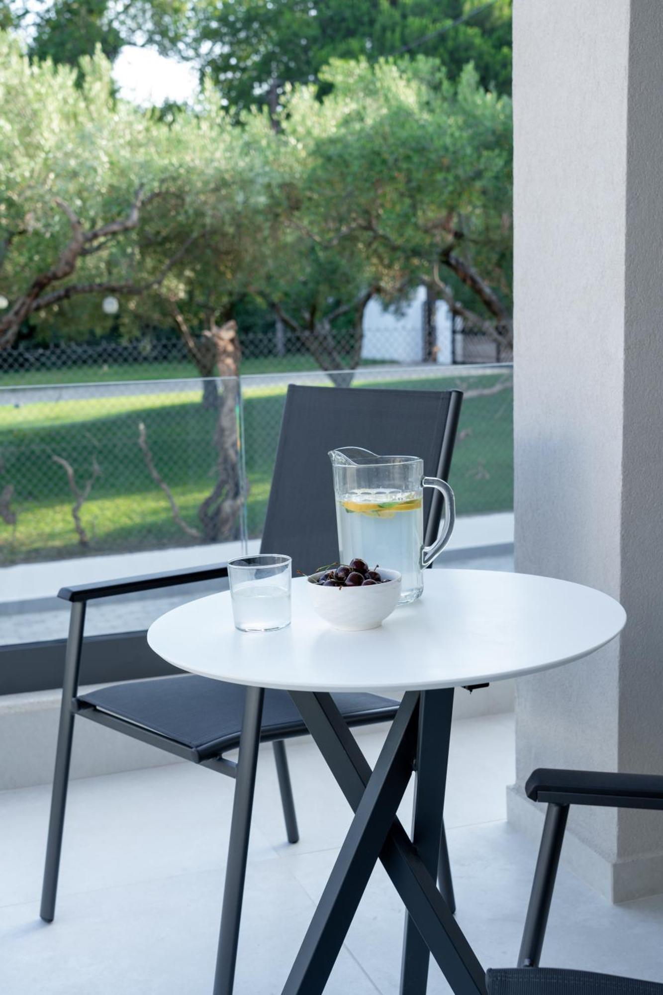 Sealuxe Living Aparthotel Nea Iraklitsa Exterior photo